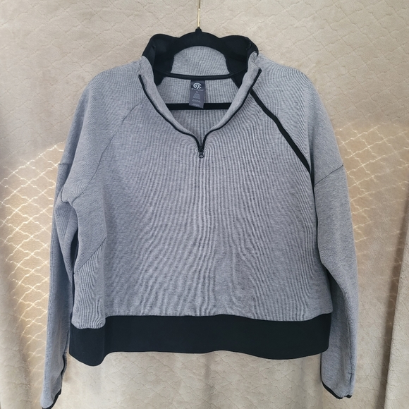 Black and Gray Champion Sweatshirt XL - Picture 6 of 11